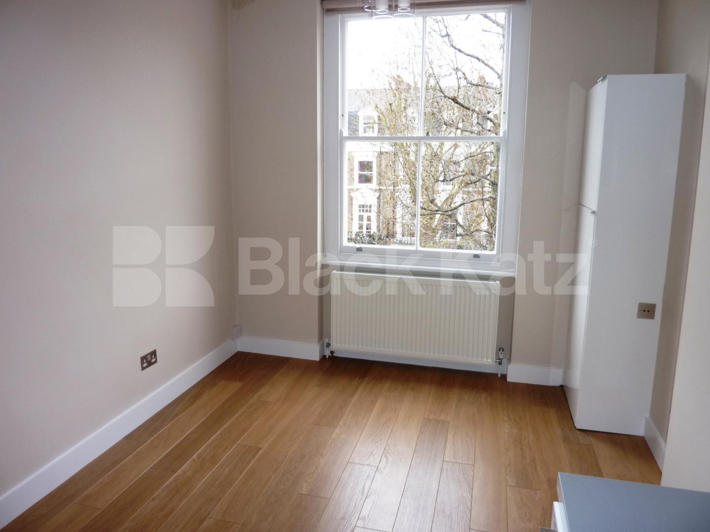 			NEW INSTRUCTION!, 1 Bedroom, 1 bath, 1 reception Flat			 Sutherland Avenue, MAIDA VALE